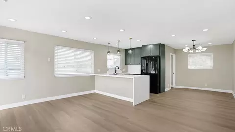 Living - 2747 E Ocean Blvd, Long Beach, CA 90803 photo 10 of 10