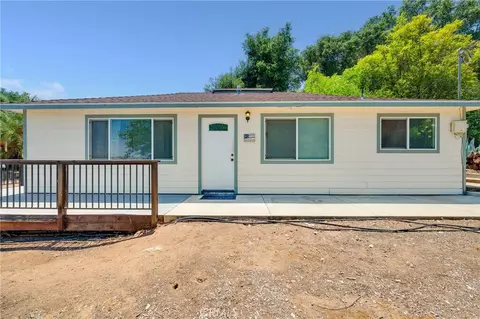 17425 Cross St, Lake Elsinore, CA 92530