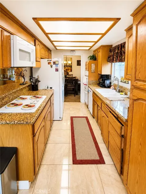 Kitchen - 15558 Gundry, Paramount, CA 90723 photo 3 of 4