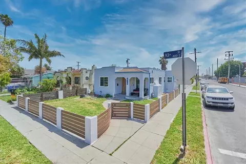 402 E 93rd St, Los Angeles, CA 90003