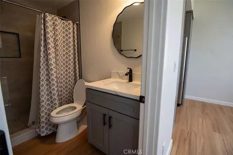 Bath - 1056 Hoffman, Long Beach, CA 90813 photo 2 of 5