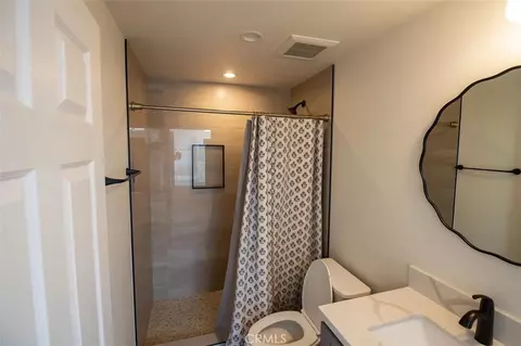 Bath - 1056 Hoffman, Long Beach, CA 90813 photo 3 of 5