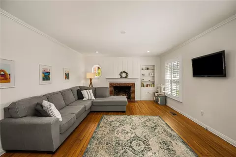 Living - 3915 Lime, Long Beach, CA 90807 photo 2 of 4