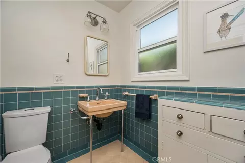 Bath - 3915 Lime, Long Beach, CA 90807 photo 7 of 8