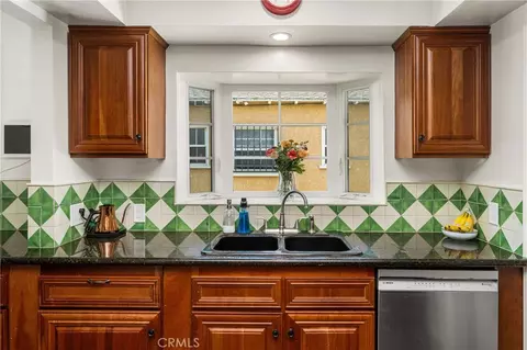 Kitchen - 3915 Lime, Long Beach, CA 90807 photo 2 of 3