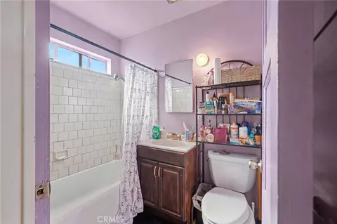 Bath - 1903 N Grape Ave, Compton, CA 90222 photo 1 of 2