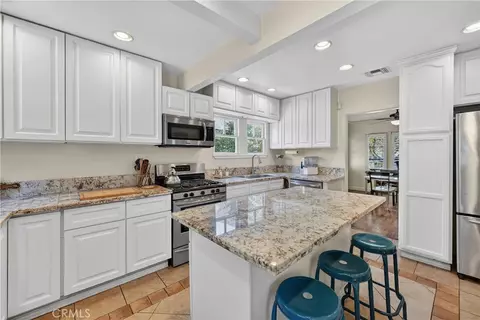 Kitchen - 2030 Eucalyptus, Long Beach, CA 90806 photo 2 of 5