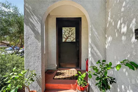 Entry Way - 2030 Eucalyptus, Long Beach, CA 90806 photo 1 of 2