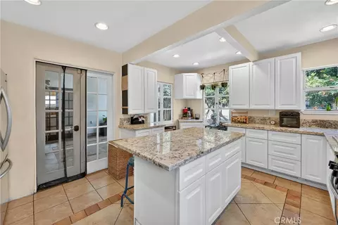 Kitchen - 2030 Eucalyptus, Long Beach, CA 90806 photo 4 of 5