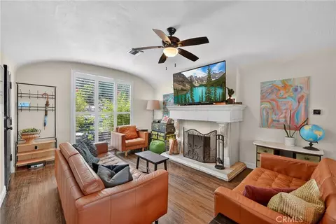 Living - 2030 Eucalyptus, Long Beach, CA 90806 photo 3 of 4