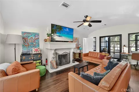 Living - 2030 Eucalyptus, Long Beach, CA 90806 photo 1 of 4