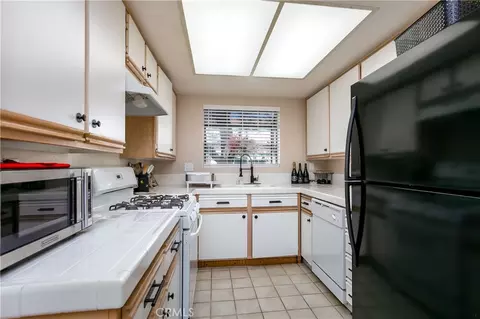 Kitchen - 44514 15th #E7, Lancaster, CA 93535 photo 1 of 2