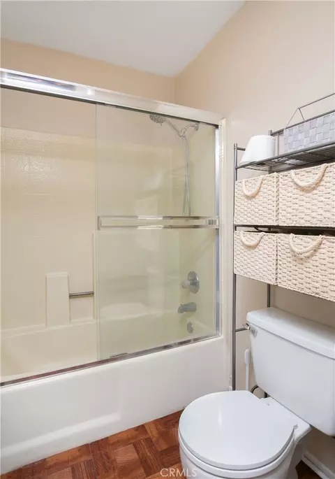 Bath - 44514 15th #E7, Lancaster, CA 93535 photo 3 of 3
