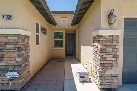 11559 Emmy Ct, Adelanto, CA 92301 photo 4