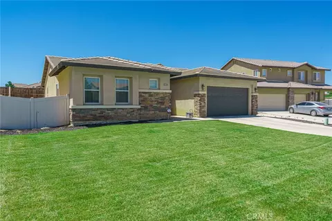 11559 Emmy Ct, Adelanto, CA 92301 photo 2