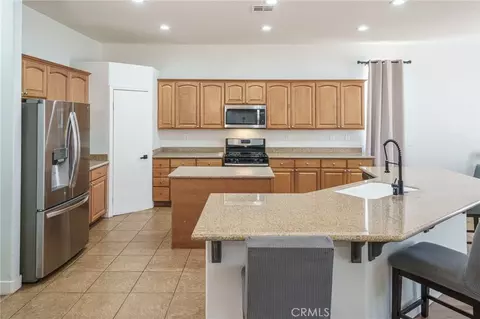 11559 Emmy Ct, Adelanto, CA 92301 photo 20