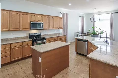11559 Emmy Ct, Adelanto, CA 92301 photo 21