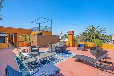 828 N Hudson Ave #106, Los Angeles, CA 90038