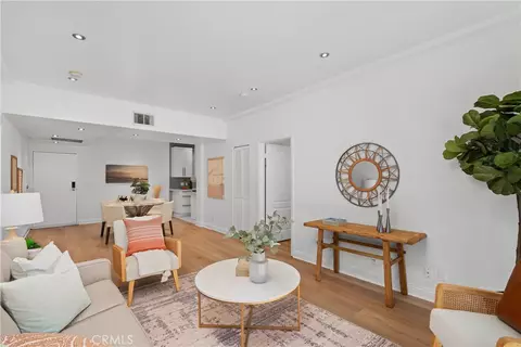 828 N Hudson Ave #106, Los Angeles, CA 90038