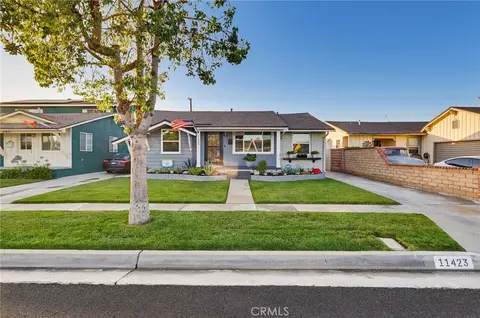 11423 213th, Lakewood, CA 90715