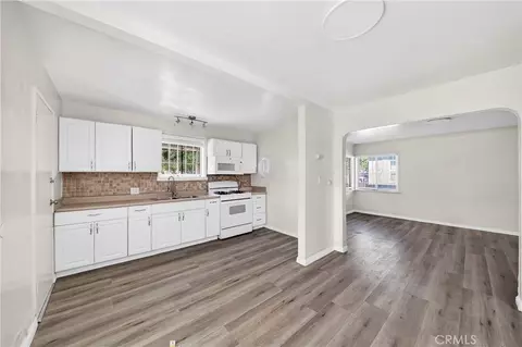Entry Way - 2901 E 65th, Long Beach, CA 90805 photo 1 of 1