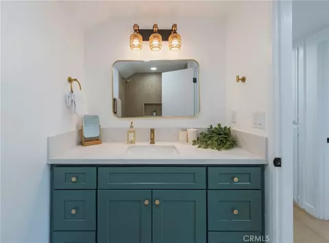 Bath - 938 Oakcrest, Brea, CA 92821 photo 5 of 6