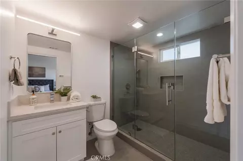 Bath - 938 Oakcrest, Brea, CA 92821 photo 3 of 6