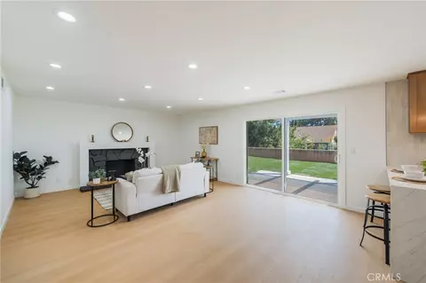 Living - 938 Oakcrest, Brea, CA 92821 photo 3 of 4