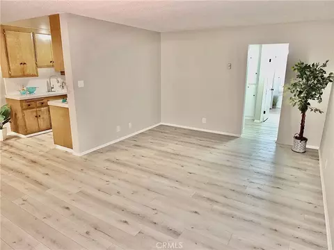 Living - 545 Chestnut Ave #203, Long Beach, CA 90802 photo 3 of 3