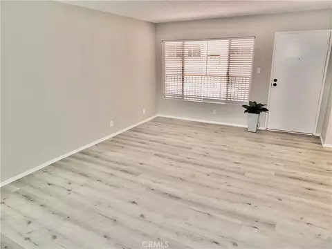 Living - 545 Chestnut Ave #203, Long Beach, CA 90802 photo 1 of 3