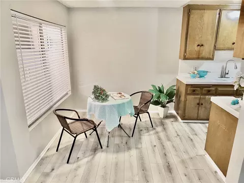 Dining - 545 Chestnut Ave #203, Long Beach, CA 90802 photo 1 of 2