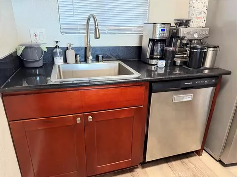 Kitchen - 2309 E 17th #202, Long Beach, CA 90804 photo 2 of 4