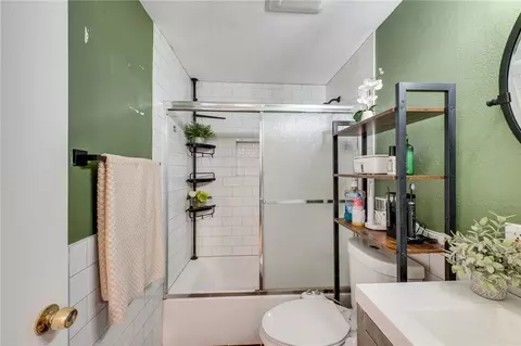 Bath - 4792 Larwin Ave, Cypress, CA 90630 photo 3 of 3