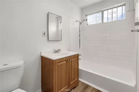 Bath - 1024 W Reeve, Compton, CA 90220 photo 4 of 10