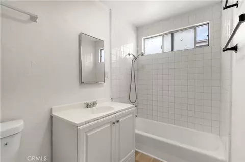 Bath - 1024 W Reeve, Compton, CA 90220 photo 6 of 10
