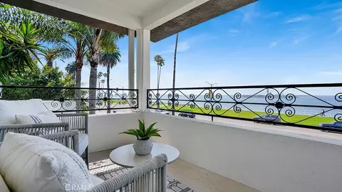 Exterior - 2747 E Ocean Blvd, Long Beach, CA 90803 photo 3 of 13