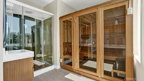 Bath - 2747 E Ocean Blvd, Long Beach, CA 90803 photo 9 of 12