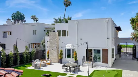 Exterior - 2747 E Ocean Blvd, Long Beach, CA 90803 photo 4 of 13