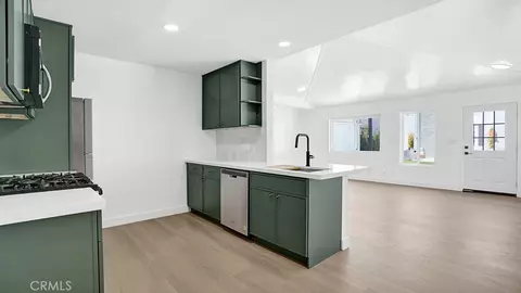 Kitchen - 2747 E Ocean Blvd, Long Beach, CA 90803 photo 12 of 12