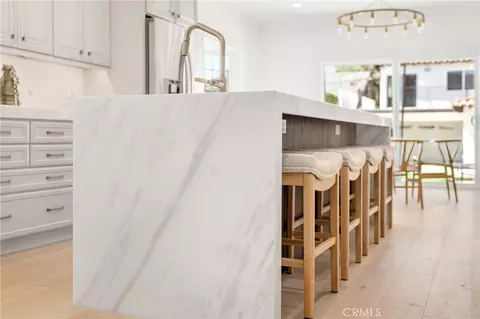 Kitchen - 2747 E Ocean Blvd, Long Beach, CA 90803 photo 5 of 12