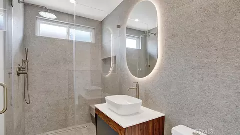 Bath - 2747 E Ocean Blvd, Long Beach, CA 90803 photo 11 of 12