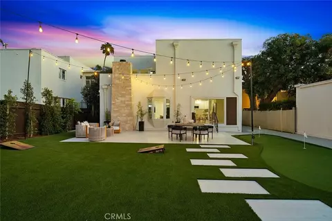Exterior - 2747 E Ocean Blvd, Long Beach, CA 90803 photo 6 of 13
