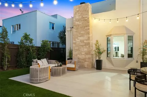 Exterior - 2747 E Ocean Blvd, Long Beach, CA 90803 photo 8 of 13