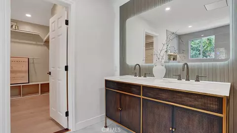 Bath - 2747 E Ocean Blvd, Long Beach, CA 90803 photo 6 of 12