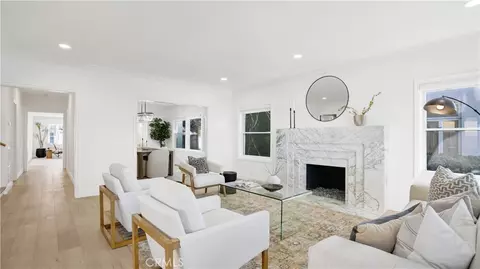 Living - 2747 E Ocean Blvd, Long Beach, CA 90803 photo 1 of 9