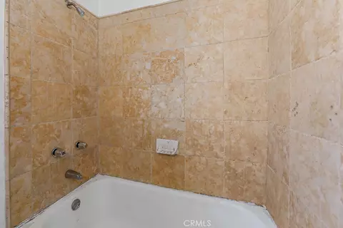Bath - 6675 Lime, Long Beach, CA 90805 photo 2 of 3