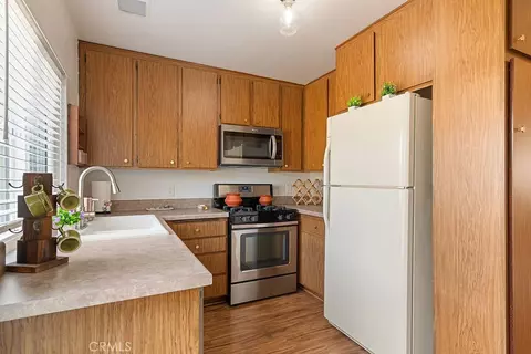 Kitchen - 53 Fox Holw, Irvine, CA 92614 photo 2 of 3