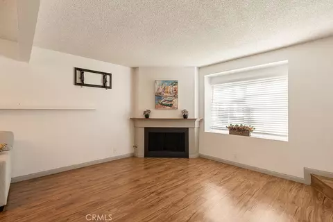 Living - 53 Fox Holw, Irvine, CA 92614 photo 3 of 5