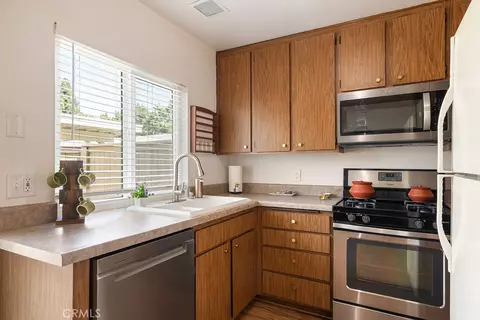 Kitchen - 53 Fox Holw, Irvine, CA 92614 photo 3 of 3