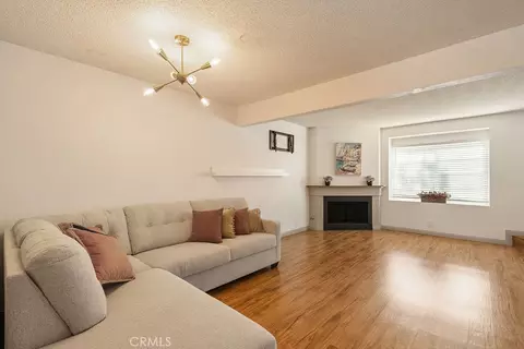 Living - 53 Fox Holw, Irvine, CA 92614 photo 4 of 5